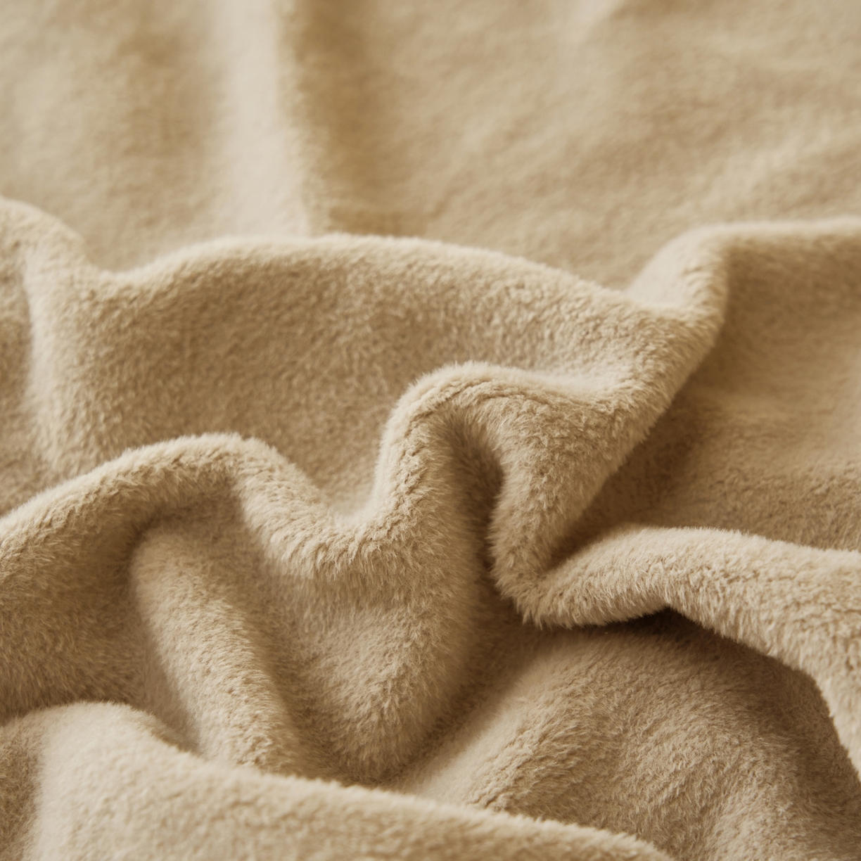 91家纺网 家纺一手货源 找家纺 早晨家纺 2025新款牛奶绒纯色毛巾绣暖绒床笠 时尚-米驼