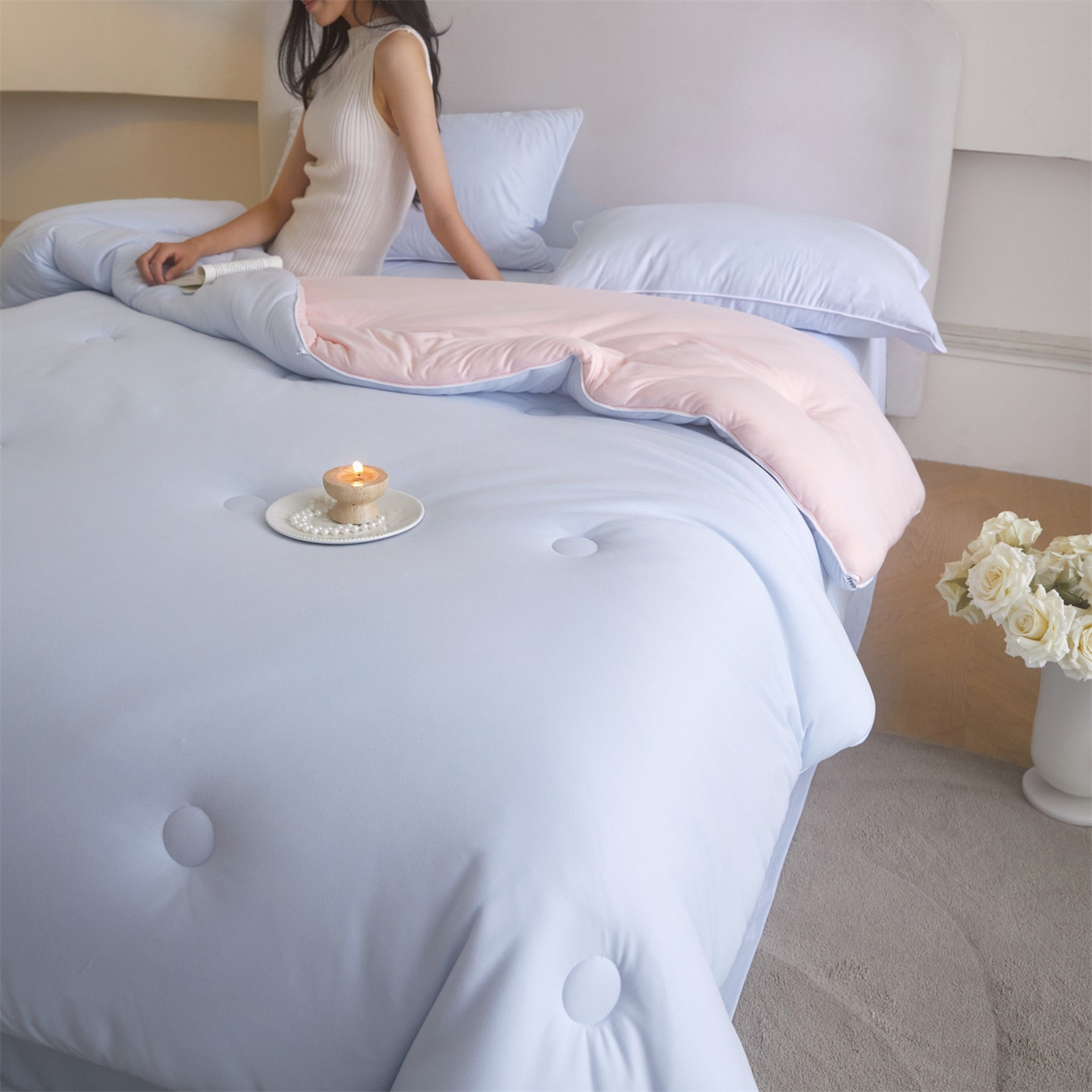 91家纺网 家纺一手货源 找家纺 （总）头等舱 2025新款针织A类软糯净植力抗菌防螨防霉低致敏双拼秋冬被（模特图）