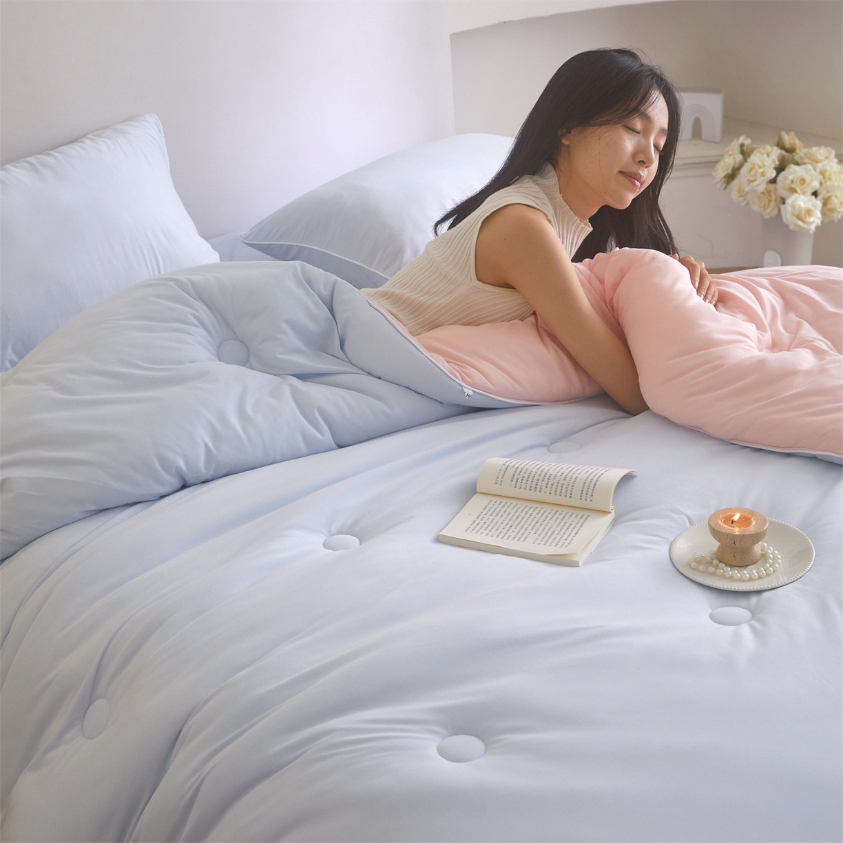 91家纺网 家纺一手货源 找家纺 （总）头等舱 2025新款针织A类软糯净植力抗菌防螨防霉低致敏双拼秋冬被（模特图）