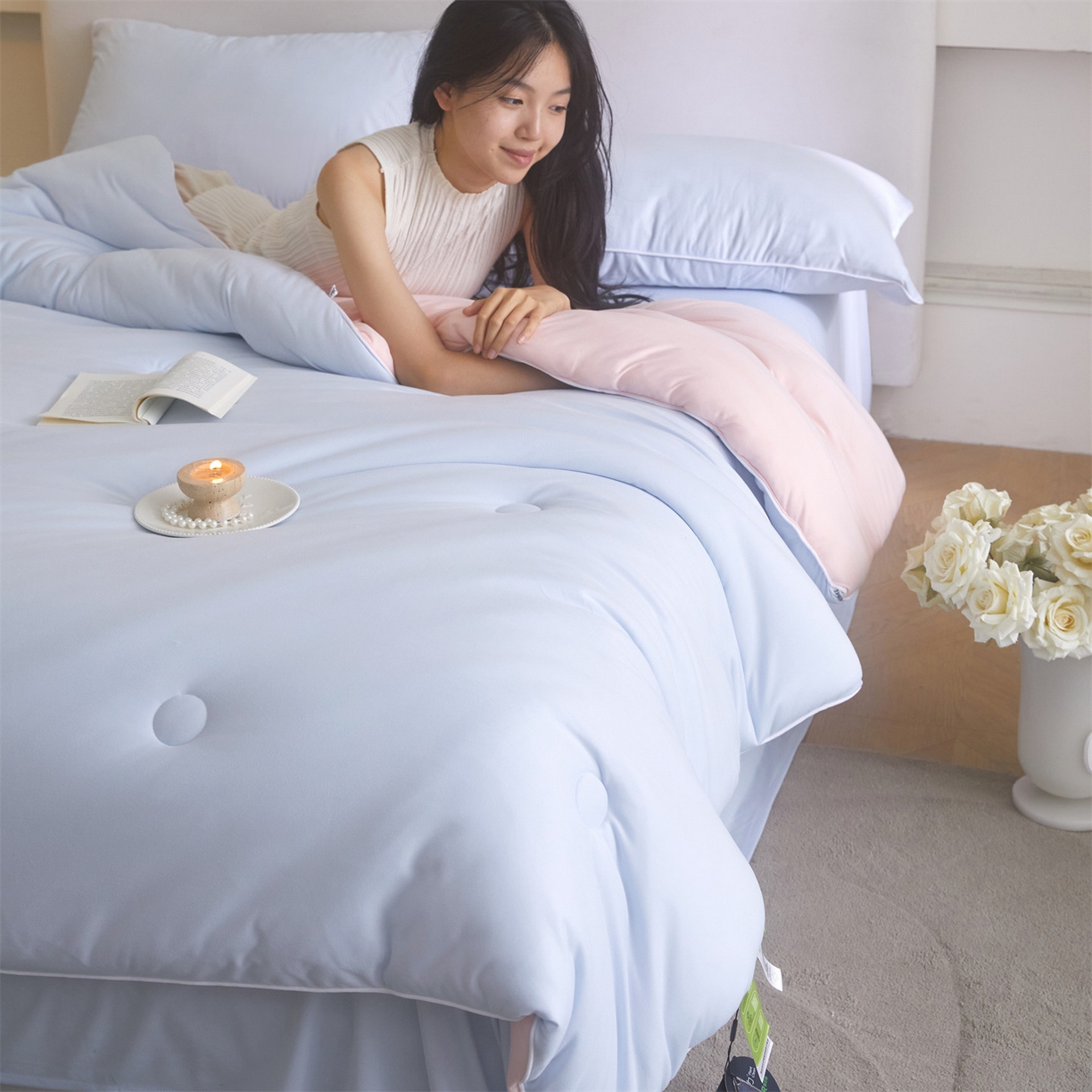 91家纺网 家纺一手货源 找家纺 （总）头等舱 2025新款针织A类软糯净植力抗菌防螨防霉低致敏双拼秋冬被（模特图）