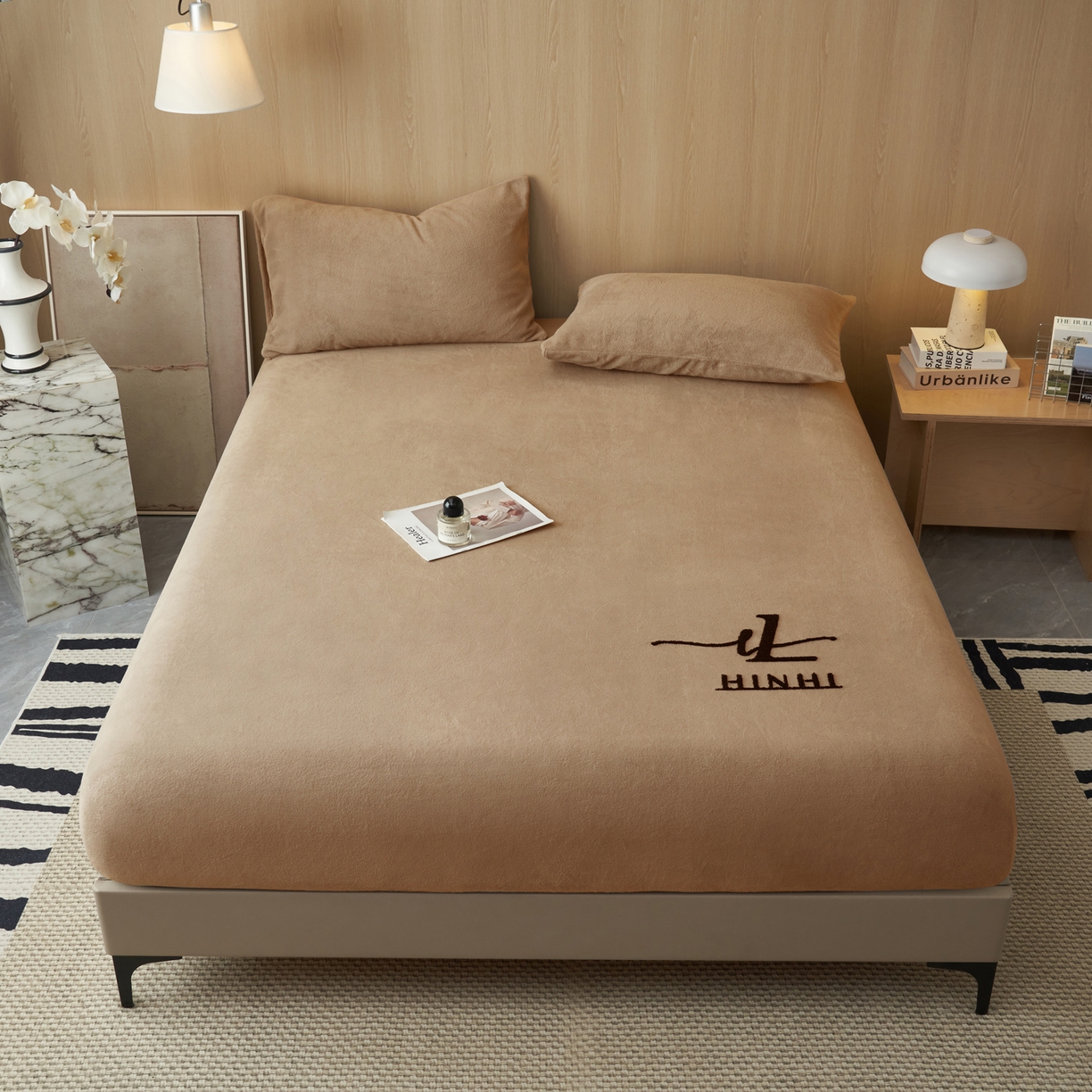 91家纺网 家纺一手货源 找家纺 早晨家纺 2025新款牛奶绒纯色毛巾绣暖绒床笠 时尚-奶茶咖