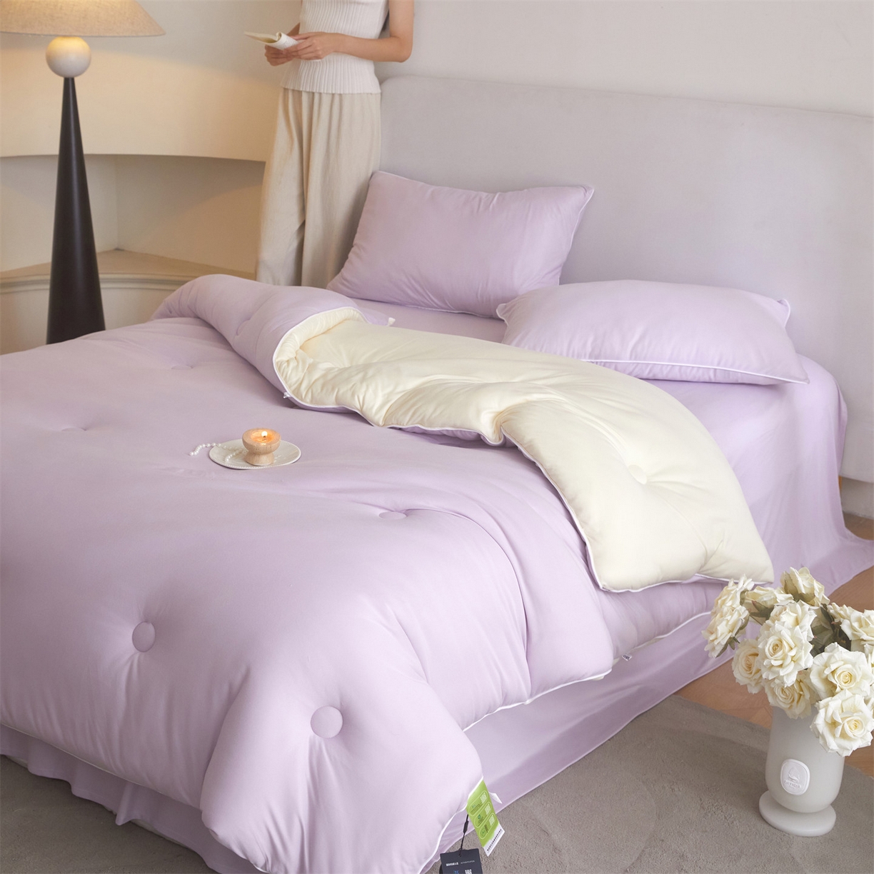 91家纺网 家纺一手货源 找家纺 头等舱 2025新款针织A类软糯净植力抗菌防螨防霉低致敏双拼秋冬被（模特图） 浅紫+奶黄