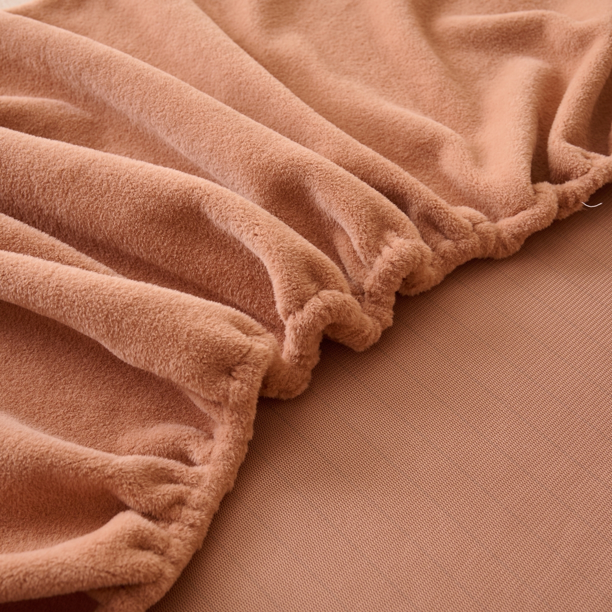 91家纺网 家纺一手货源 找家纺 （总）早晨家纺 2025新款华泰款高克重牛奶绒仿羊绒毛巾绣单床笠