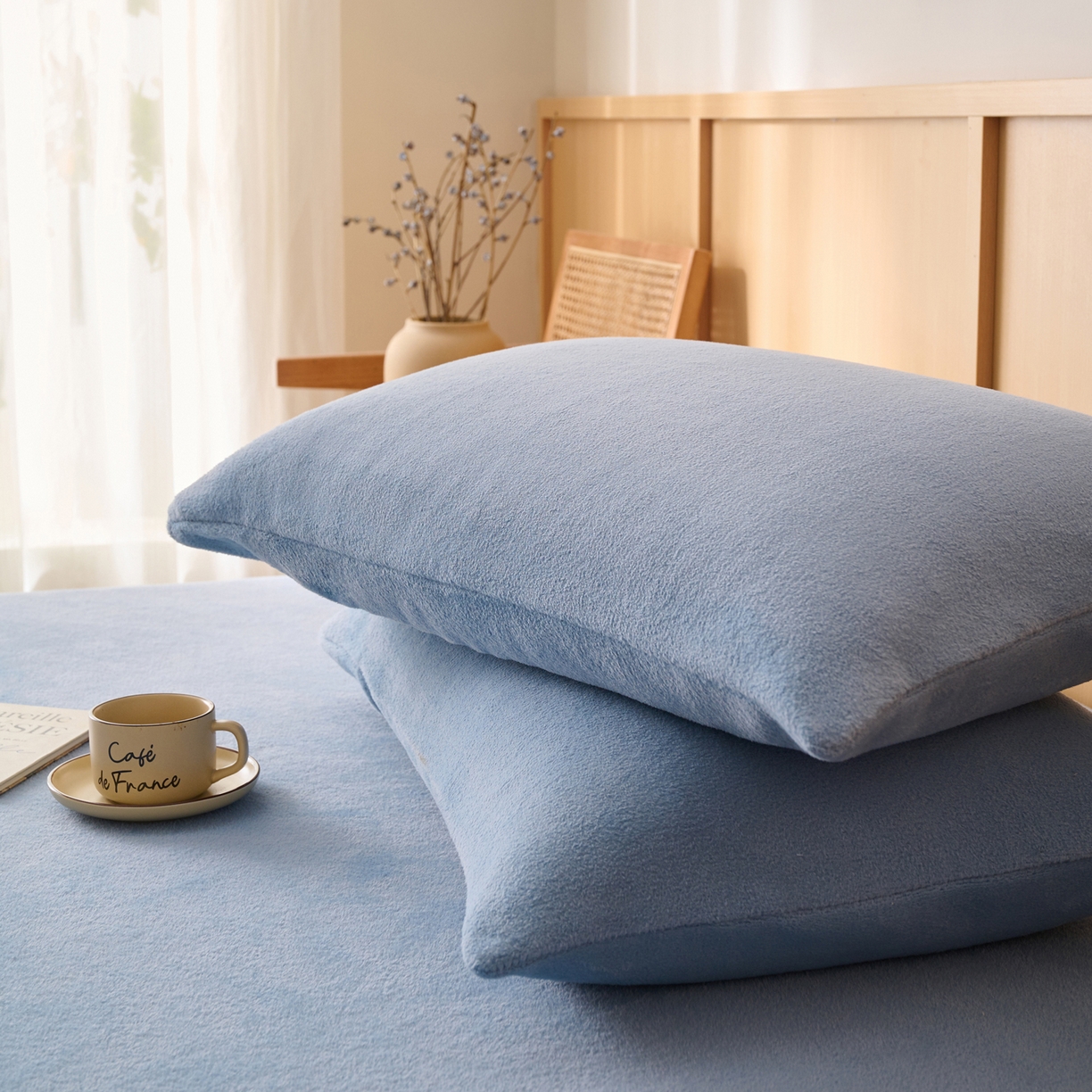 91家纺网 家纺一手货源 找家纺 早晨家纺 2025新款华泰款高克重牛奶绒仿羊绒毛巾绣单床笠 华泰-雾蓝