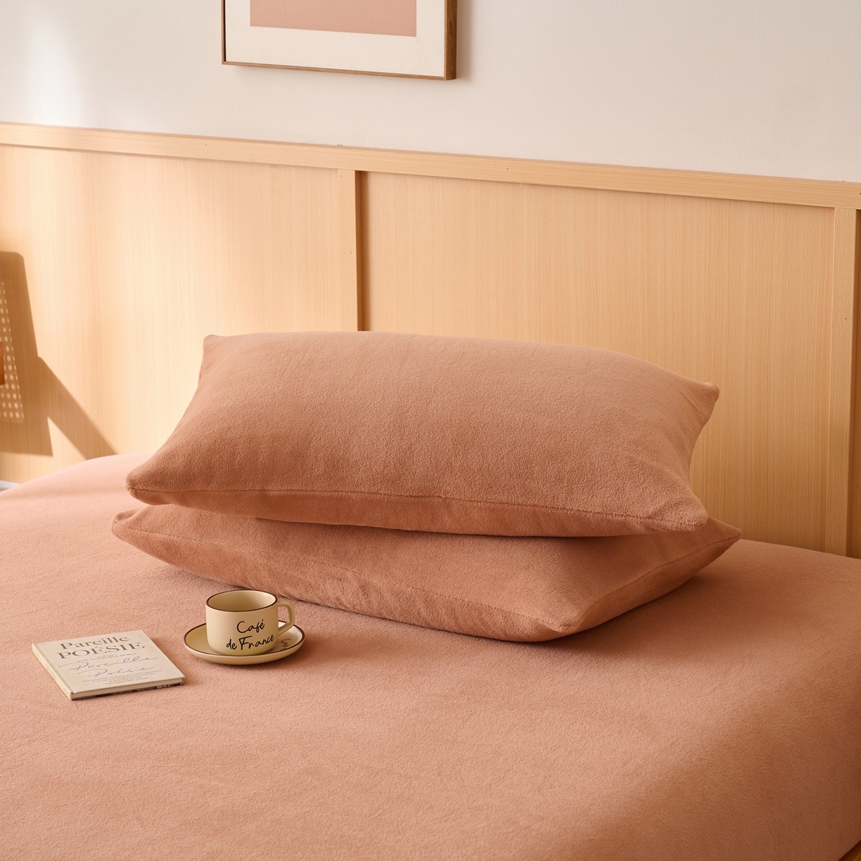 91家纺网 家纺一手货源 找家纺 早晨家纺 2025新款华泰款高克重牛奶绒仿羊绒毛巾绣单床笠 华泰-焦糖