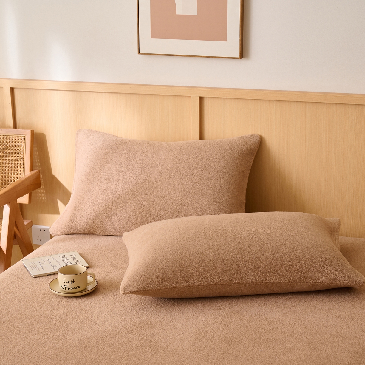 91家纺网 家纺一手货源 找家纺 早晨家纺 2025新款华泰款高克重牛奶绒仿羊绒毛巾绣单床笠 华泰-高级咖