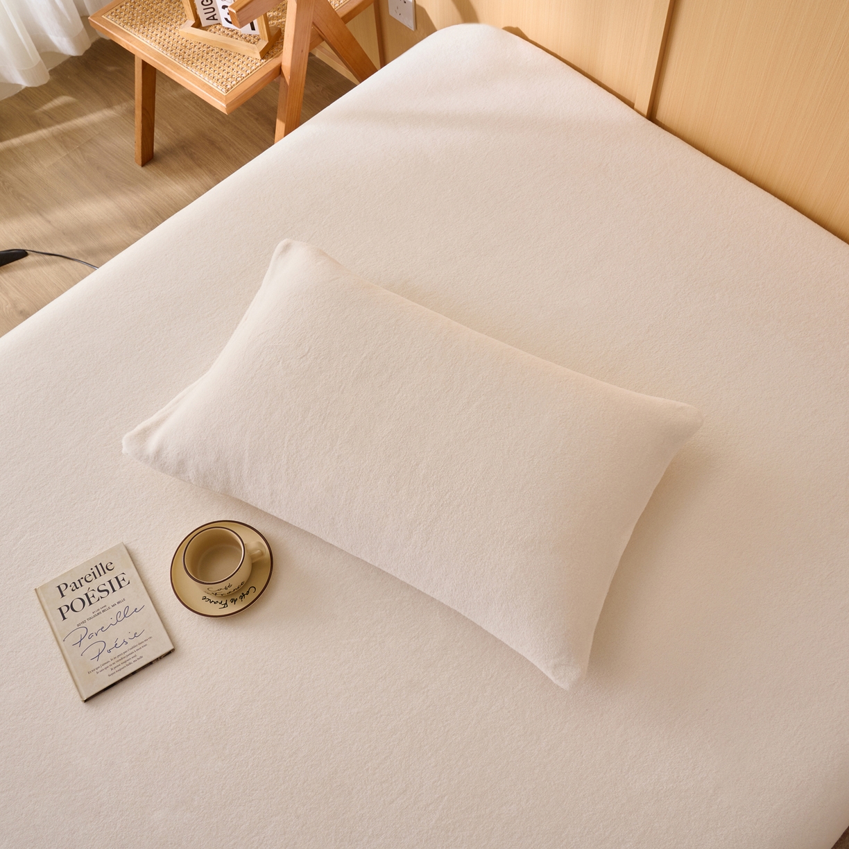 91家纺网 家纺一手货源 找家纺 早晨家纺 2025新款华泰款高克重牛奶绒仿羊绒毛巾绣单床笠 华泰-奶白