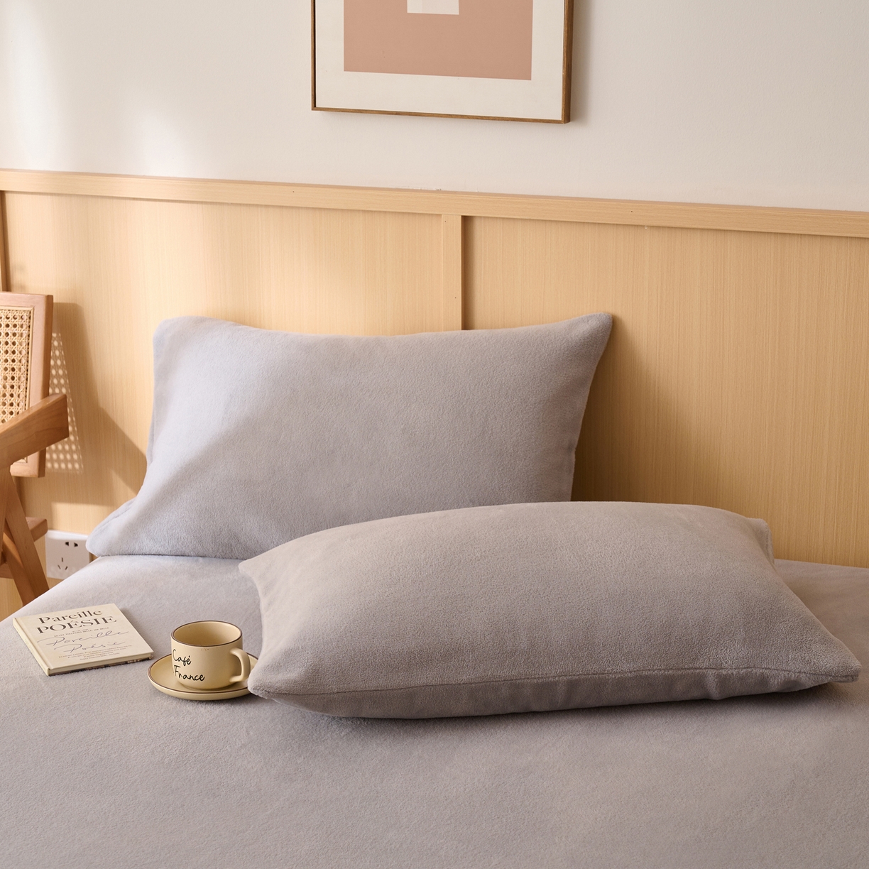 91家纺网 家纺一手货源 找家纺 早晨家纺 2025新款华泰款高克重牛奶绒仿羊绒毛巾绣单床笠 华泰-高级灰