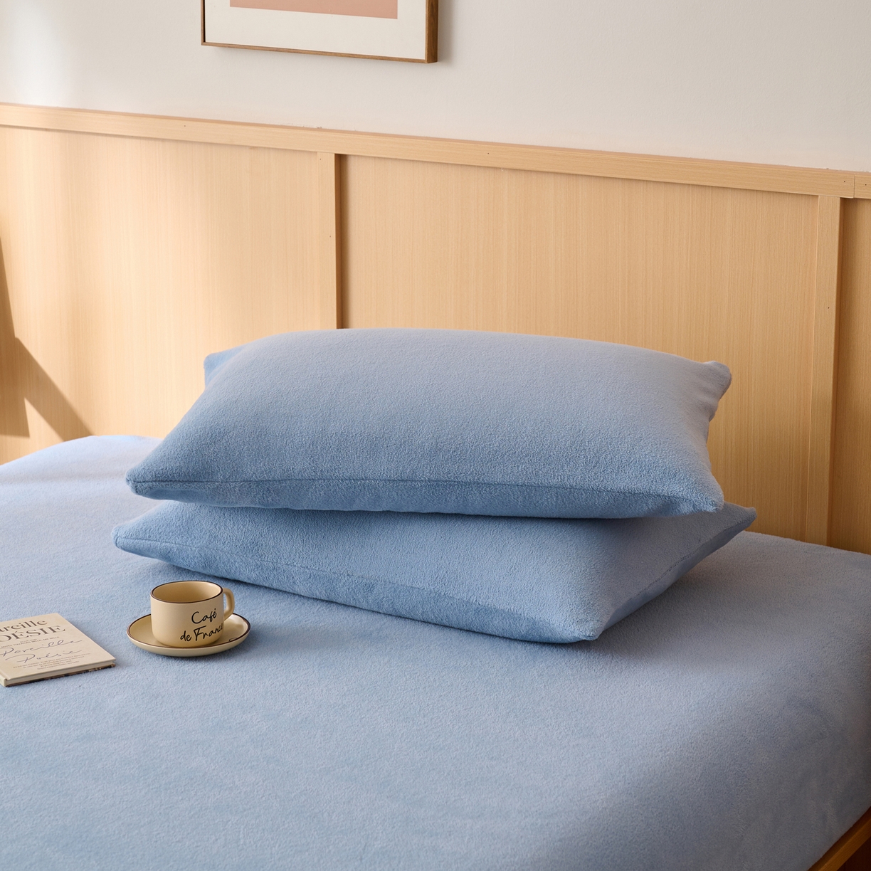 91家纺网 家纺一手货源 找家纺 早晨家纺 2025新款华泰款高克重牛奶绒仿羊绒毛巾绣单床笠 华泰-雾蓝