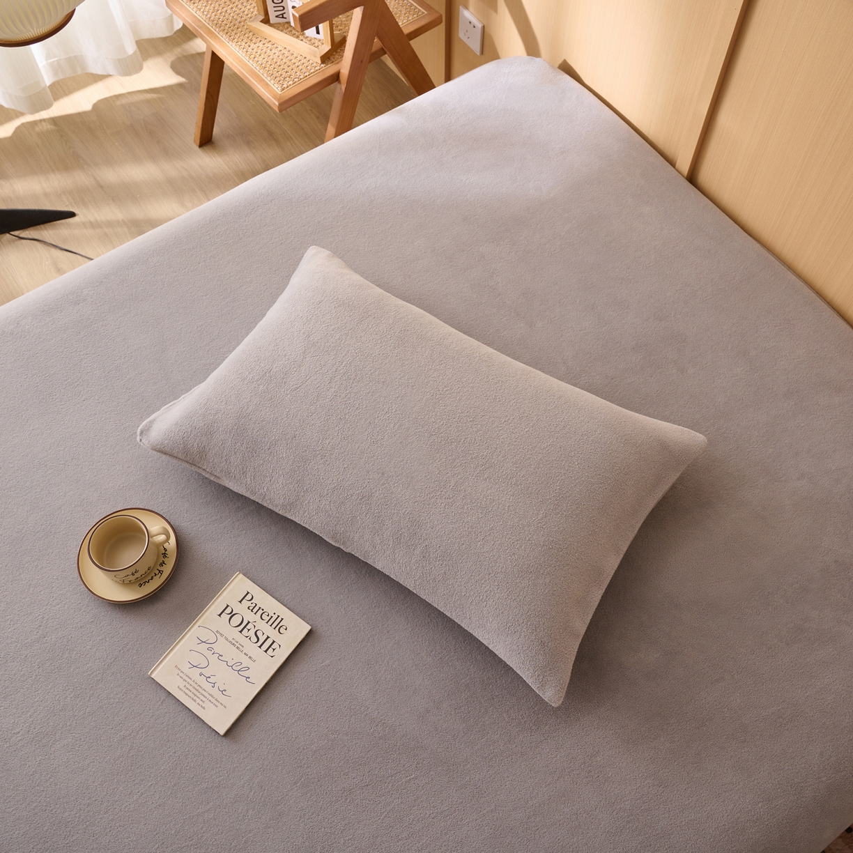 91家纺网 家纺一手货源 找家纺 早晨家纺 2025新款华泰款高克重牛奶绒仿羊绒毛巾绣单床笠 华泰-高级灰