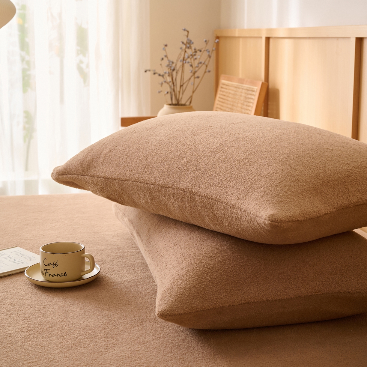 91家纺网 家纺一手货源 找家纺 早晨家纺 2025新款华泰款高克重牛奶绒仿羊绒毛巾绣单床笠 华泰-高级咖