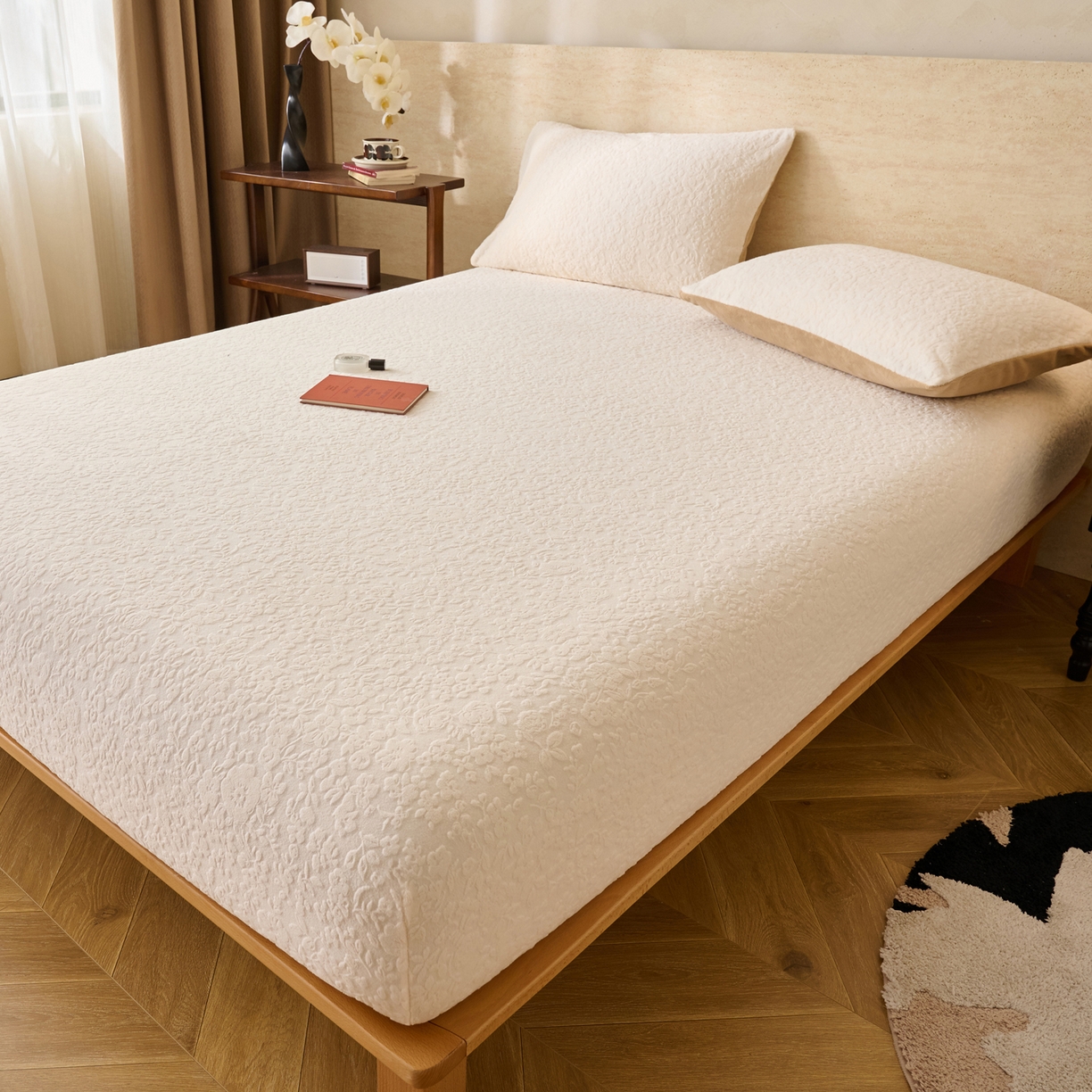 91家纺网 家纺一手货源 找家纺 早晨家纺 2025新款蝴蝶兰款高克重牛奶绒烂花床笠 蝴蝶兰-奶白