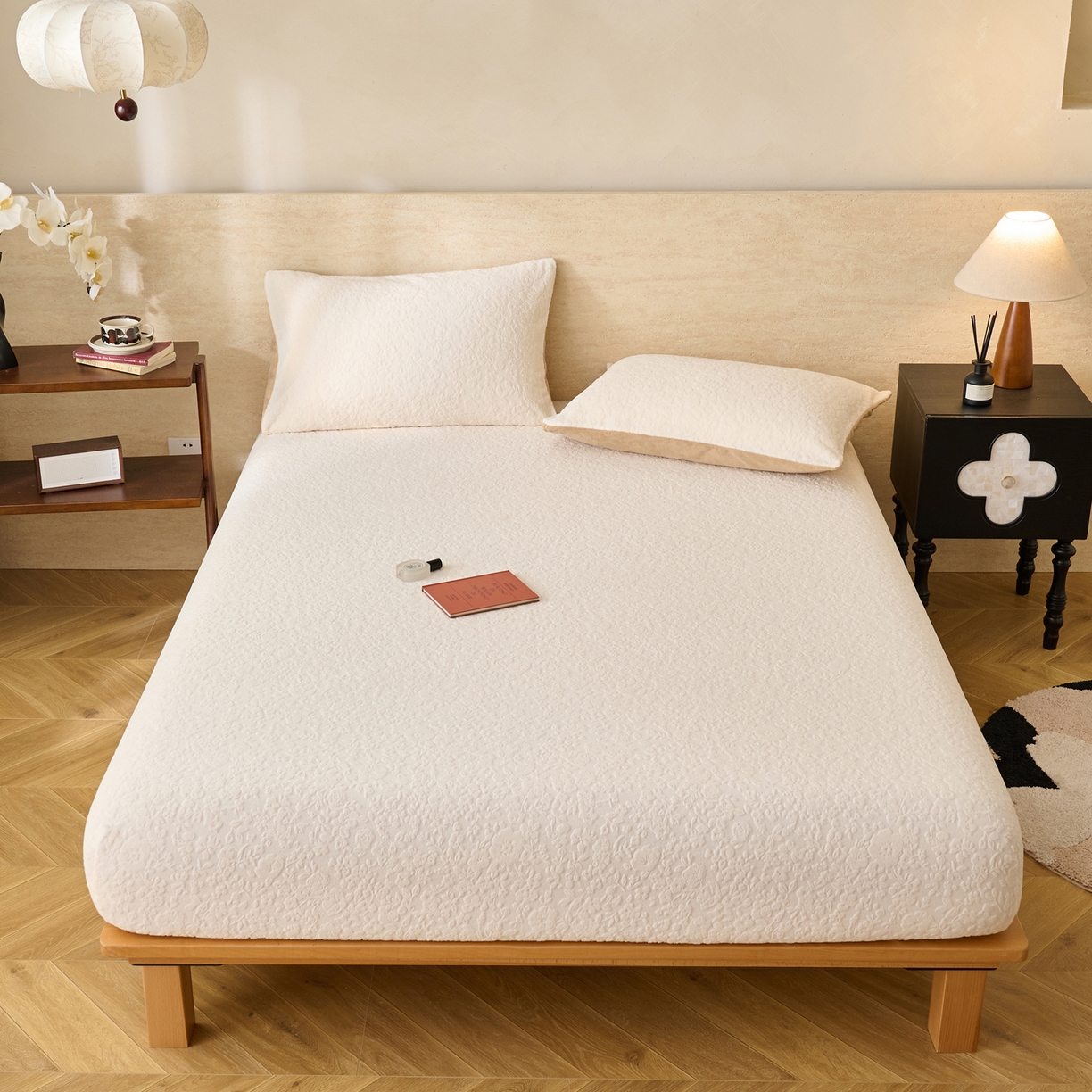 91家纺网 家纺一手货源 找家纺 早晨家纺 2025新款蝴蝶兰款高克重牛奶绒烂花床笠 蝴蝶兰-奶白