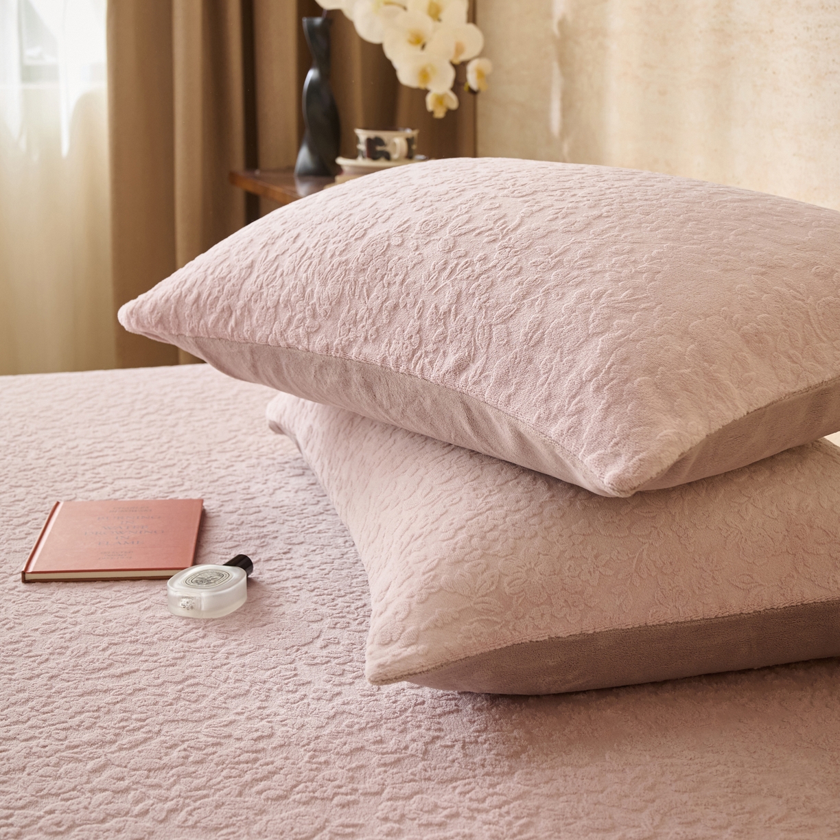 91家纺网 家纺一手货源 找家纺 早晨家纺 2025新款蝴蝶兰款高克重牛奶绒烂花床笠 蝴蝶兰-豆沙