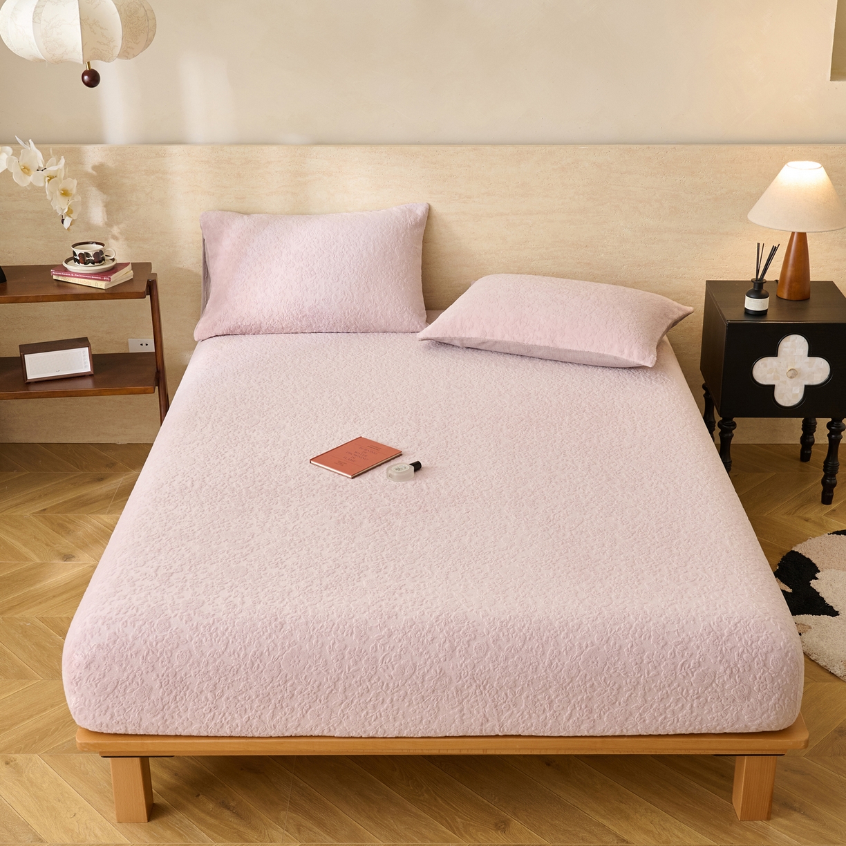 91家纺网 家纺一手货源 找家纺 早晨家纺 2025新款蝴蝶兰款高克重牛奶绒烂花床笠 蝴蝶兰-豆沙