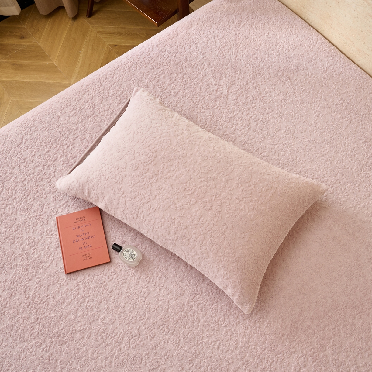 91家纺网 家纺一手货源 找家纺 早晨家纺 2025新款蝴蝶兰款高克重牛奶绒烂花床笠 蝴蝶兰-豆沙