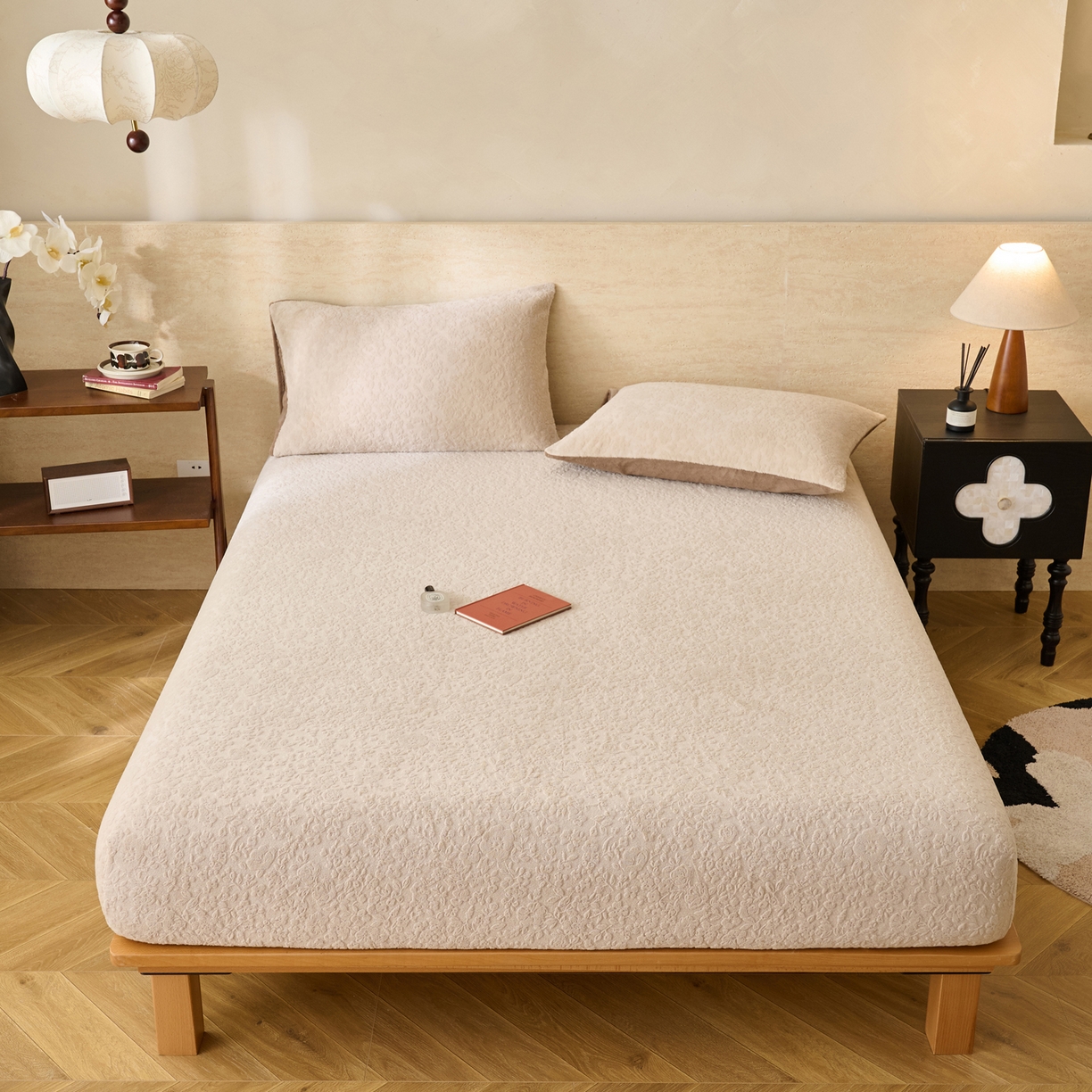 91家纺网 家纺一手货源 找家纺 早晨家纺 2025新款蝴蝶兰款高克重牛奶绒烂花床笠 蝴蝶兰-米驼