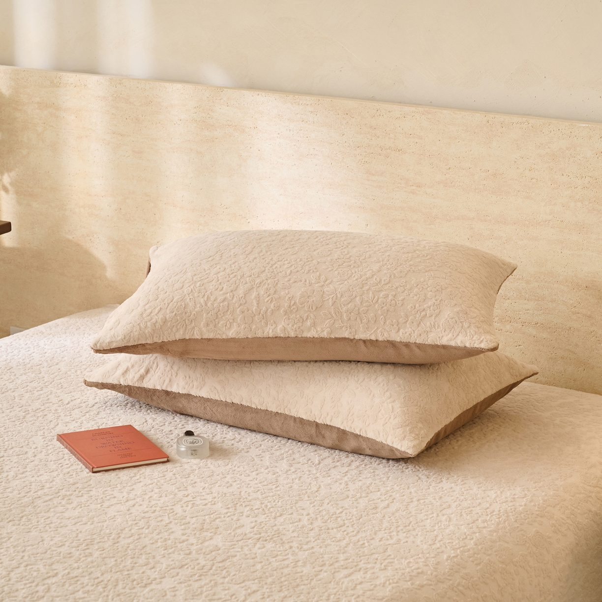 91家纺网 家纺一手货源 找家纺 早晨家纺 2025新款蝴蝶兰款高克重牛奶绒烂花床笠 蝴蝶兰-米驼