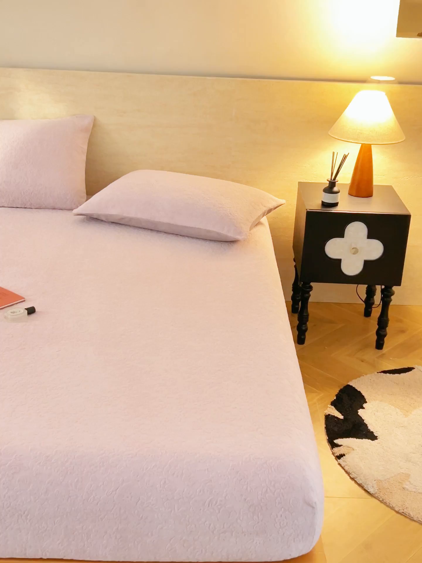 91家纺网 家纺一手货源 找家纺 早晨家纺 2025新款蝴蝶兰款高克重牛奶绒烂花床笠 蝴蝶兰-豆沙