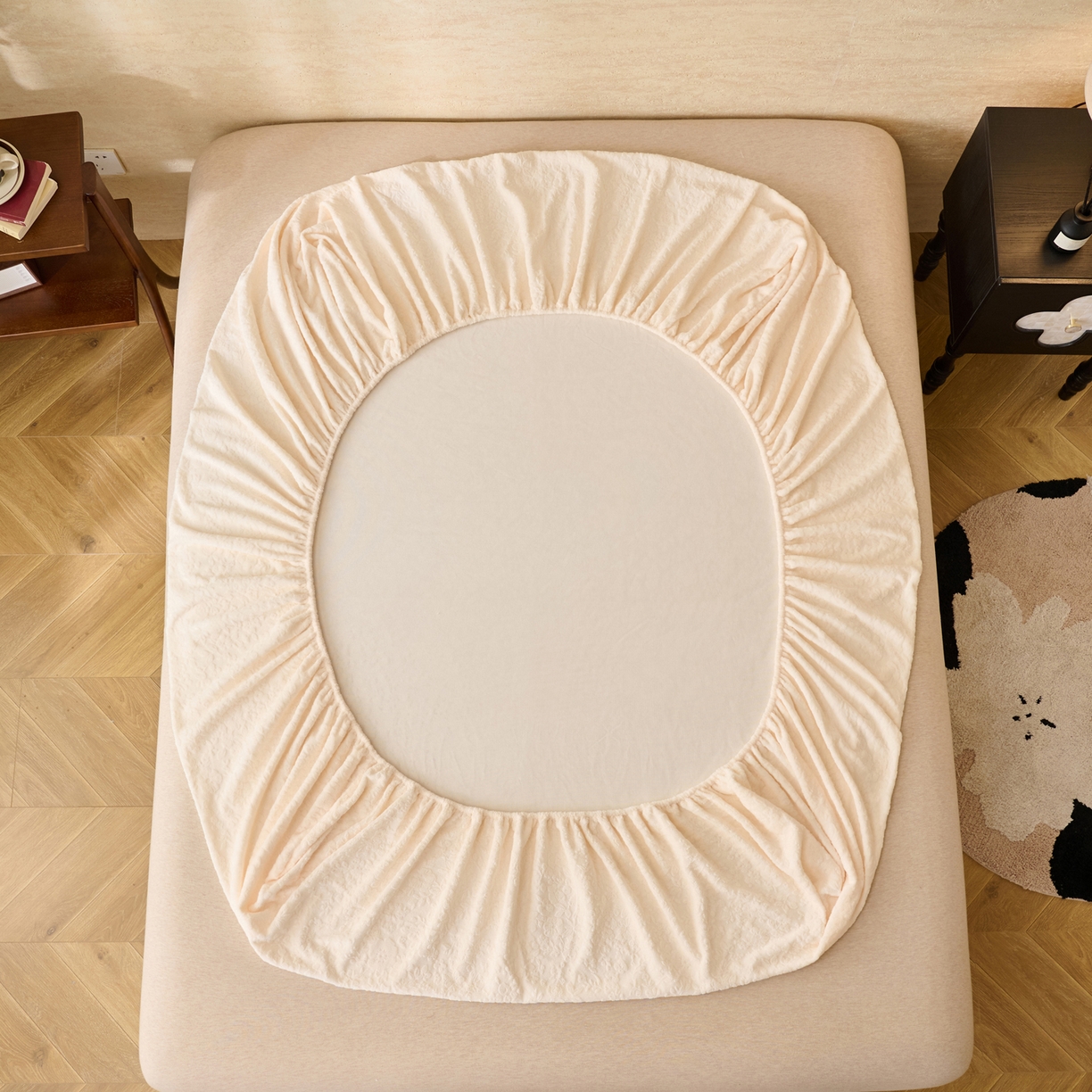 91家纺网 家纺一手货源 找家纺 早晨家纺 2025新款蝴蝶兰款高克重牛奶绒烂花床笠 蝴蝶兰-奶白