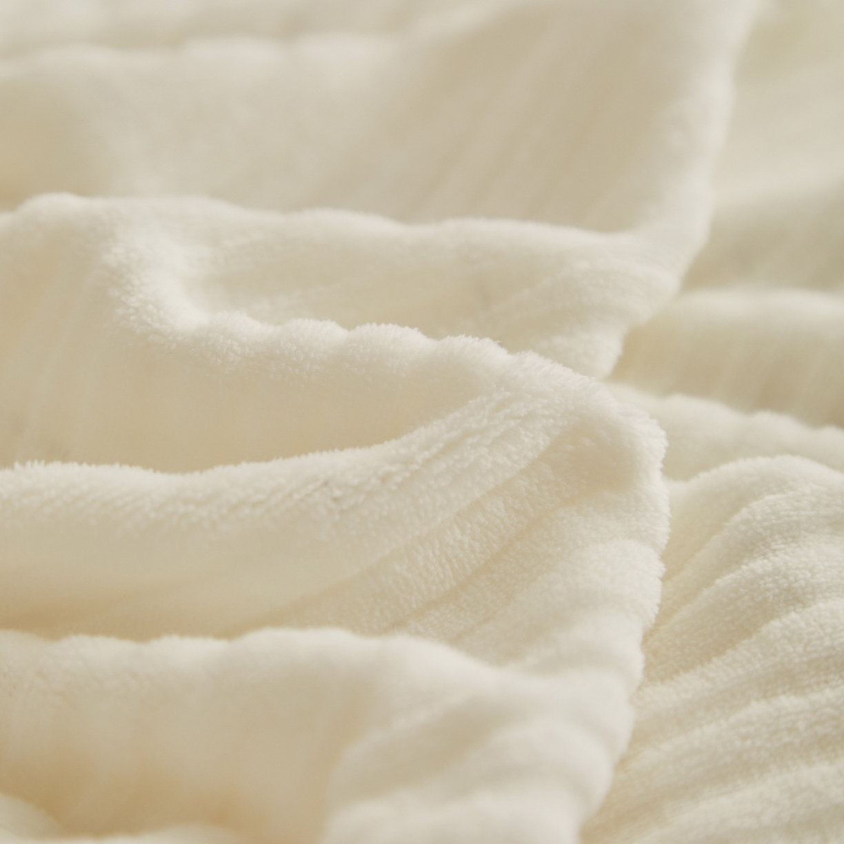 91家纺网 家纺一手货源 找家纺 早晨家纺 2025新款红金龙纯色烂花牛奶绒床笠 恬憩-奶白