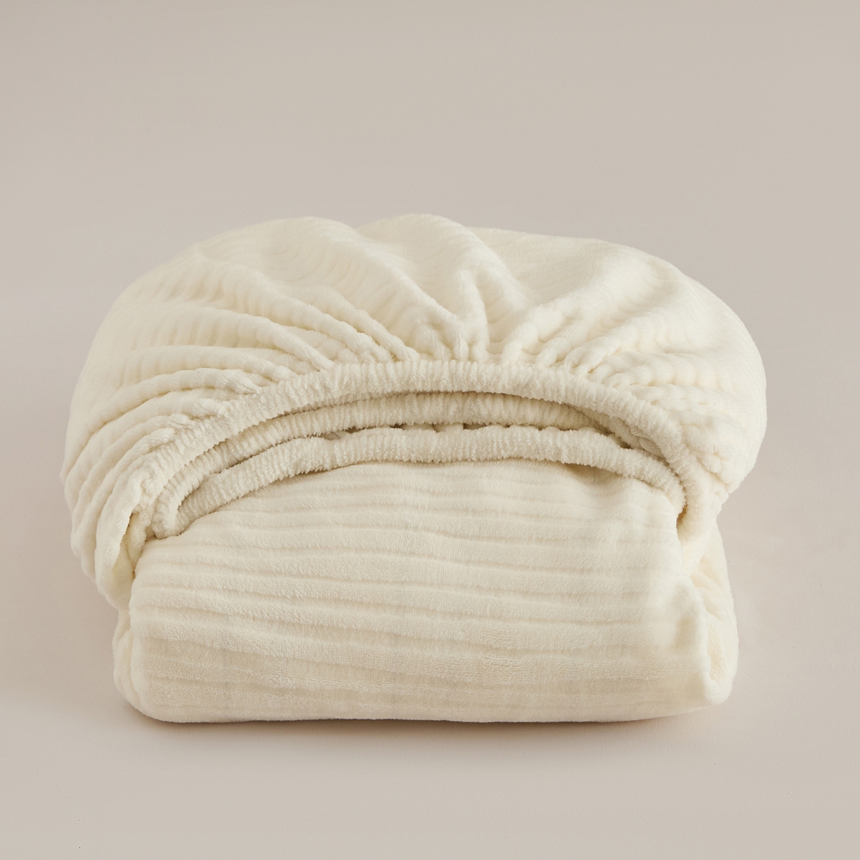 91家纺网 家纺一手货源 找家纺 早晨家纺 2025新款红金龙纯色烂花牛奶绒床笠 恬憩-奶白