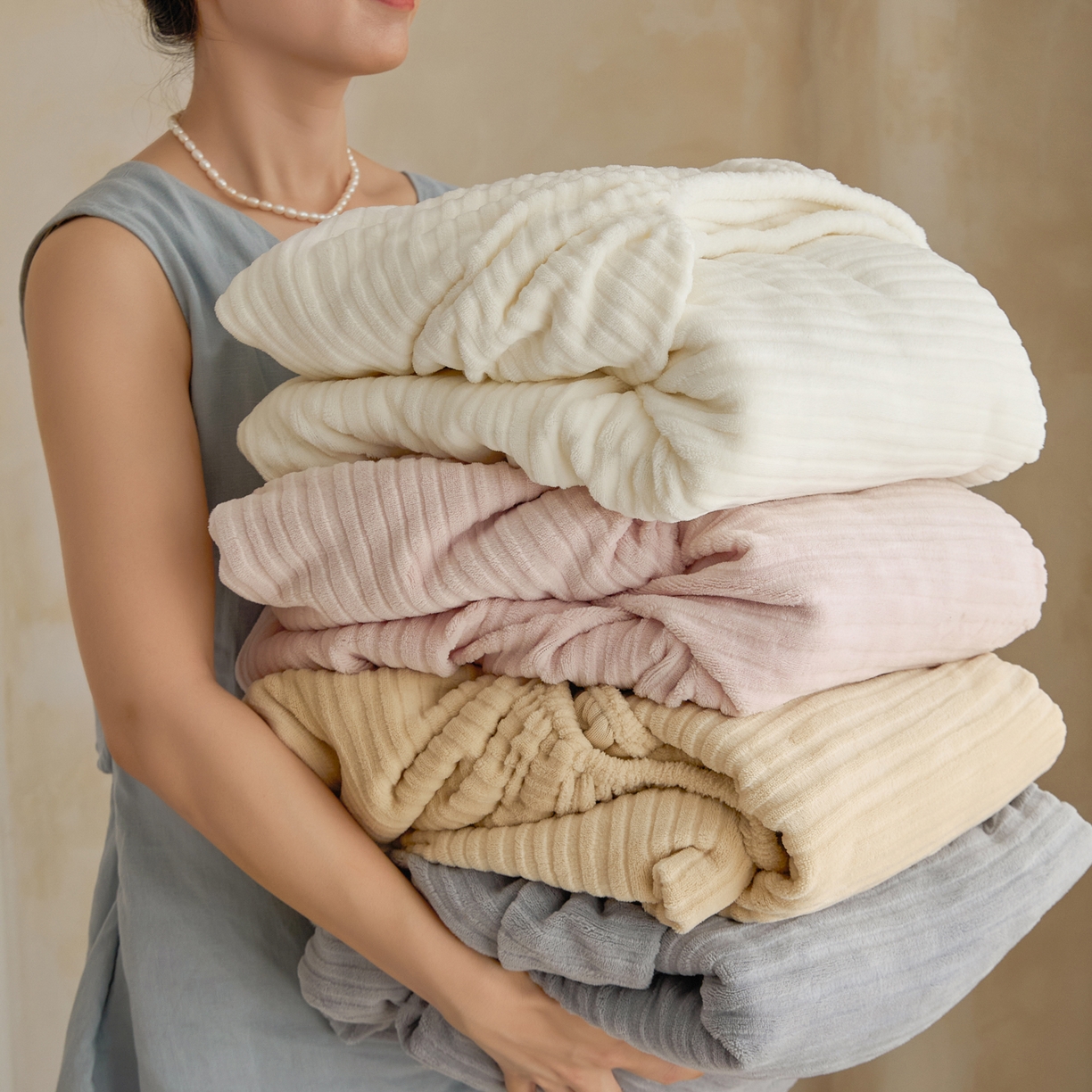 早晨家纺 2025新款红金龙纯色烂花牛奶绒床笠 组合图