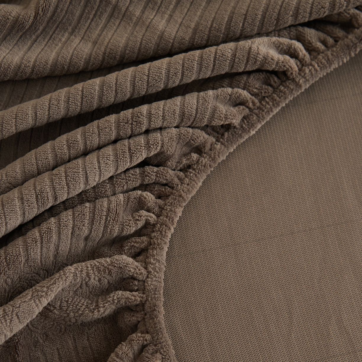 91家纺网 家纺一手货源 找家纺 早晨家纺 2025新款红金龙纯色烂花牛奶绒床笠 米澜-奶咖