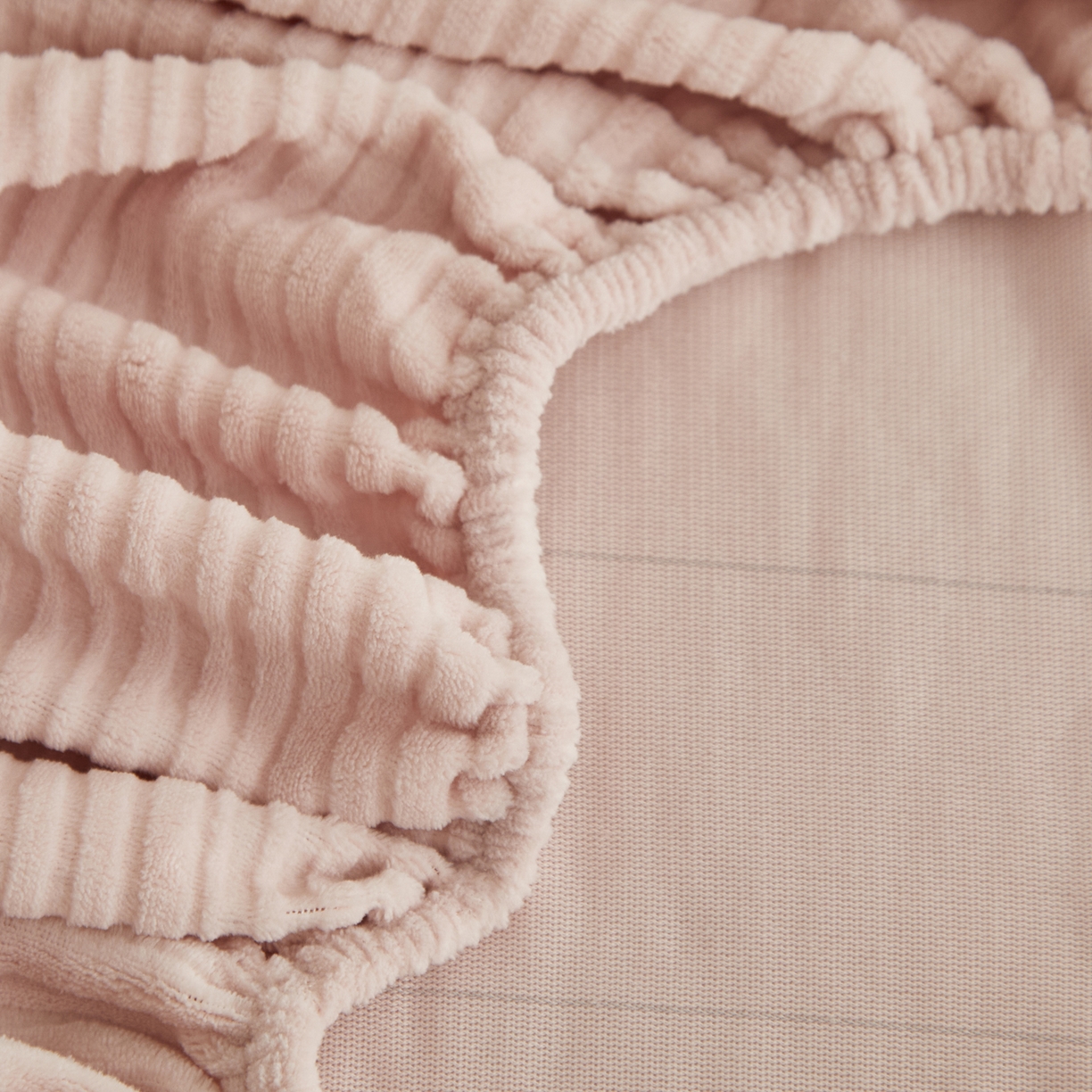 91家纺网 家纺一手货源 找家纺 早晨家纺 2025新款红金龙纯色烂花牛奶绒床笠 恬憩-豆沙