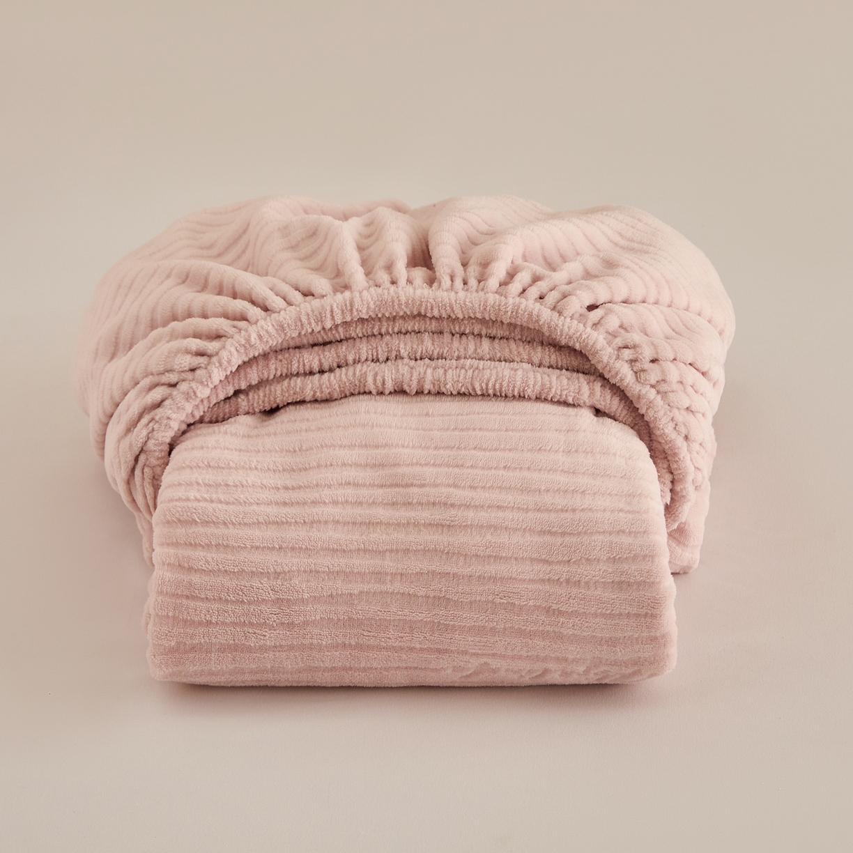 91家纺网 家纺一手货源 找家纺 早晨家纺 2025新款红金龙纯色烂花牛奶绒床笠 恬憩-豆沙