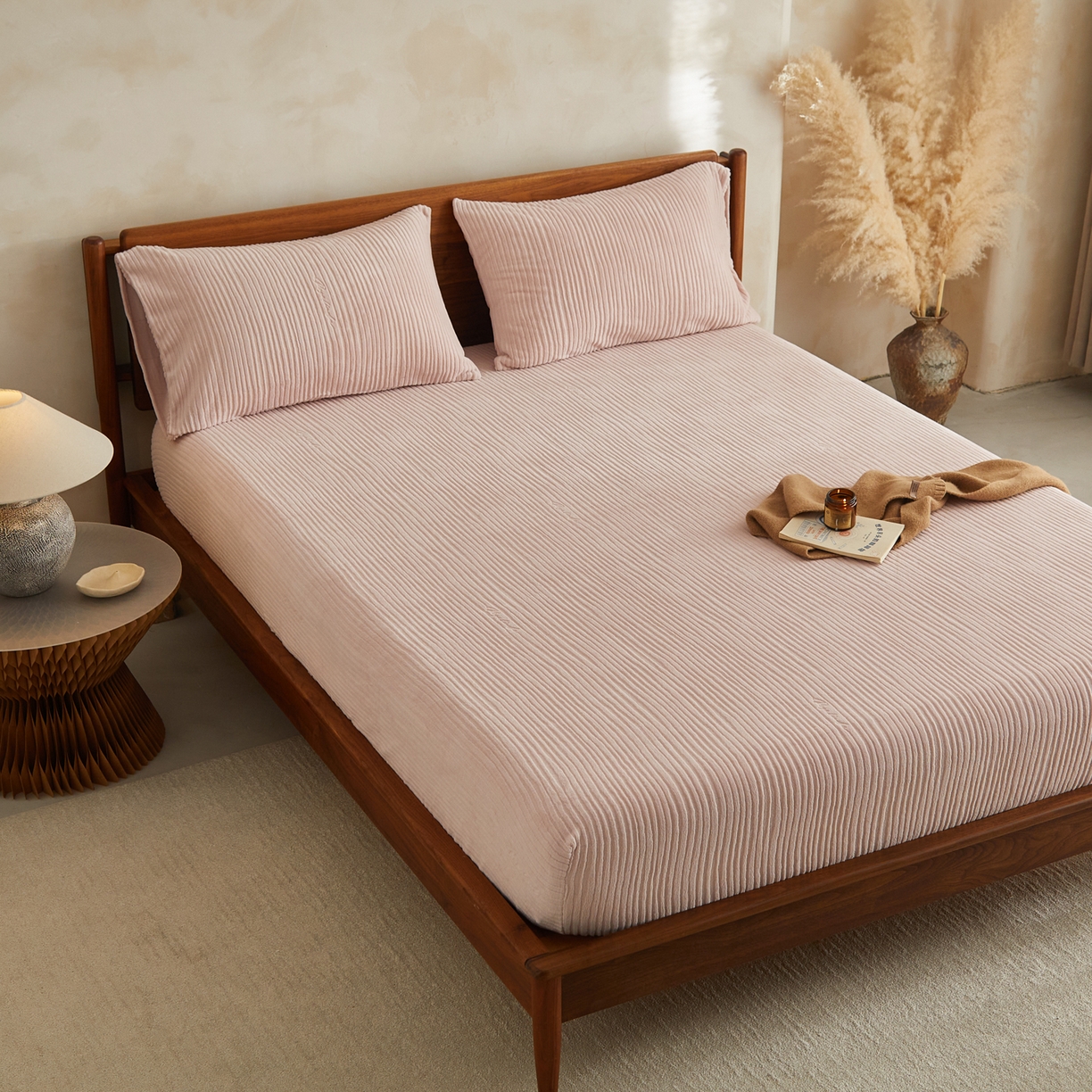 91家纺网 家纺一手货源 找家纺 早晨家纺 2025新款红金龙纯色烂花牛奶绒床笠 恬憩-豆沙