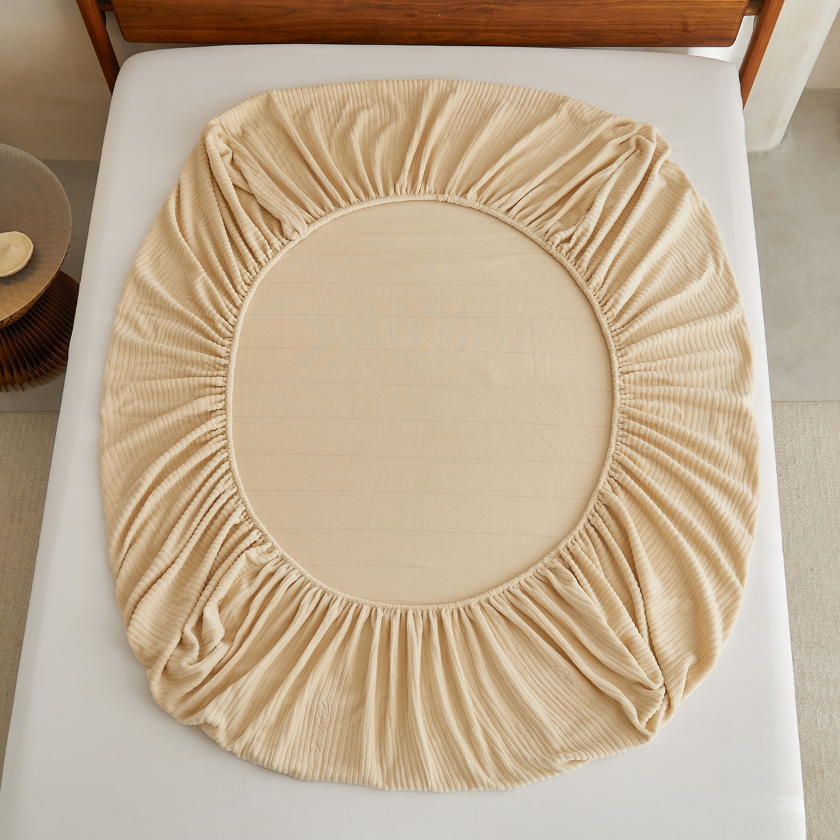 91家纺网 家纺一手货源 找家纺 早晨家纺 2025新款红金龙纯色烂花牛奶绒床笠 恬憩-米驼