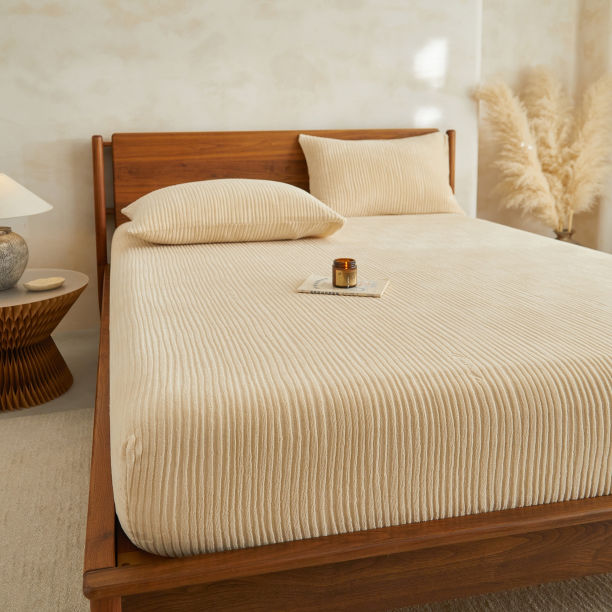 91家纺网 家纺一手货源 找家纺 早晨家纺 2025新款红金龙纯色烂花牛奶绒床笠 恬憩-米驼