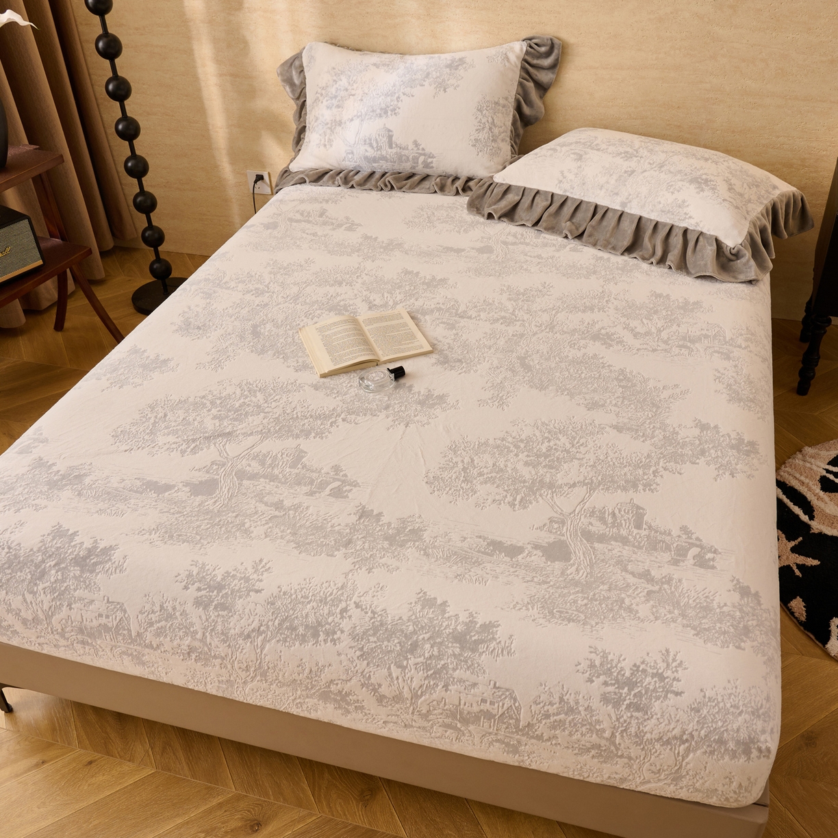 91家纺网 家纺一手货源 找家纺 （总）早晨家纺 2025新款高克重牛奶绒烂花单床笠