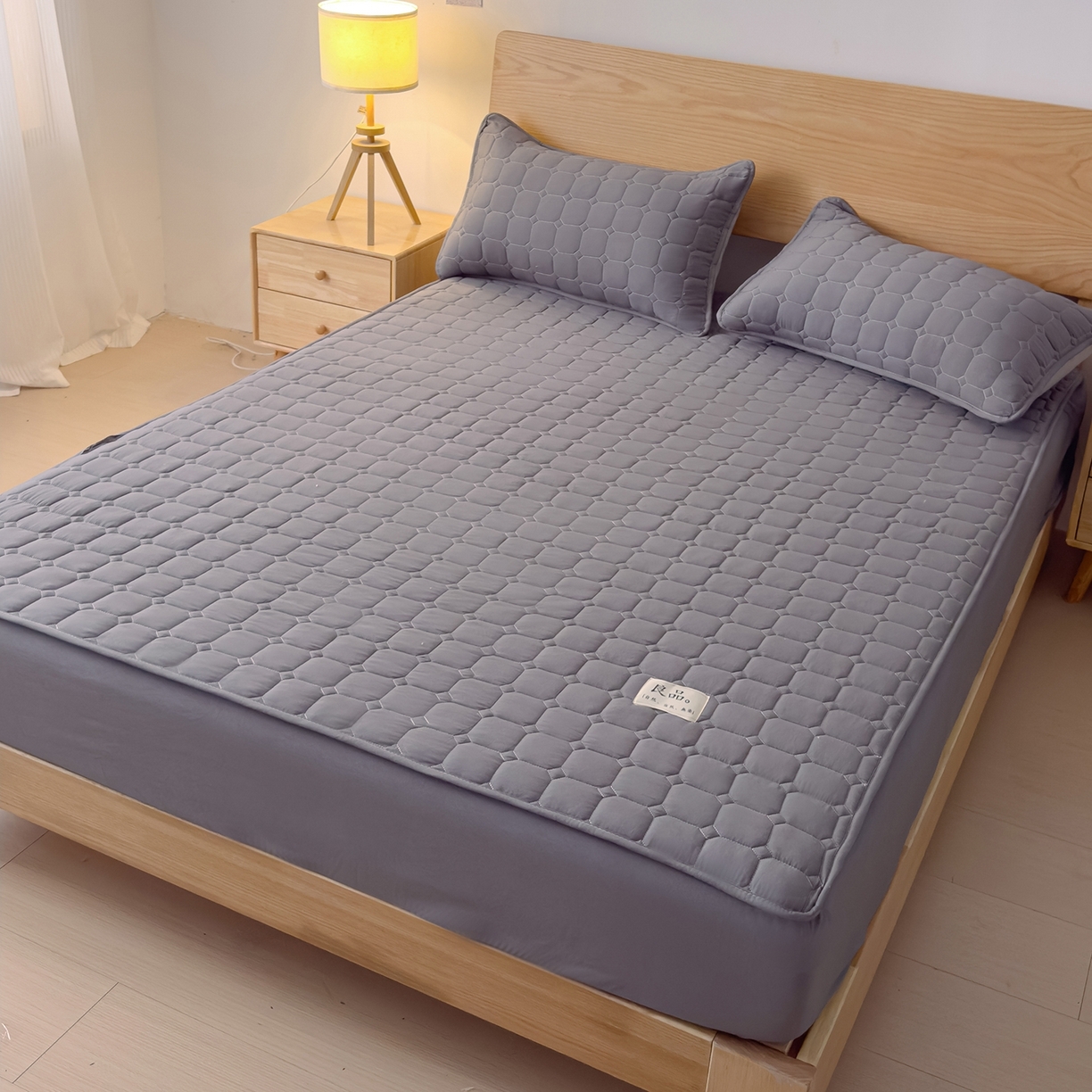 91家纺网 家纺一手货源 找家纺 （总）富阿娜家纺 2025新款A类抗菌夹棉单床笠三件套  围布30cm