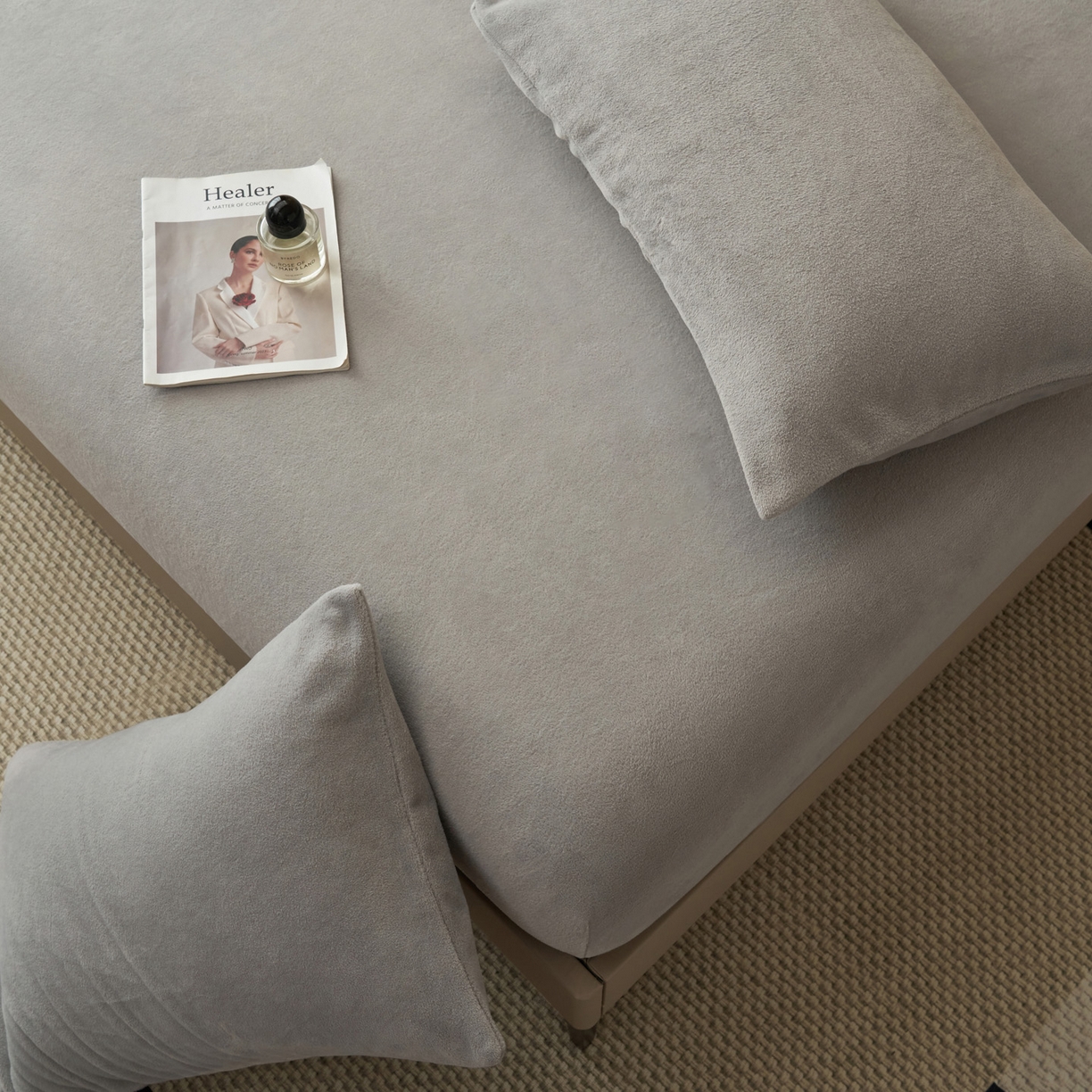 91家纺网 家纺一手货源 找家纺 早晨家纺 2025新款高克重牛奶绒纯色单床笠 牛奶绒-浅灰