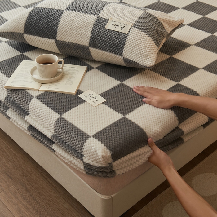 91家纺网 家纺一手货源 找家纺 （总）早晨家纺 2025新款豆豆款高克重牛奶绒菠萝格无印风床笠