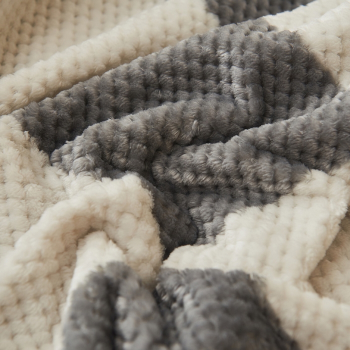 91家纺网 家纺一手货源 找家纺 早晨家纺 2025新款豆豆款高克重牛奶绒菠萝格无印风床笠 豆豆绒-大方格灰