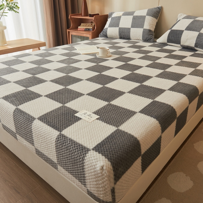 91家纺网 家纺一手货源 找家纺 早晨家纺 2025新款豆豆款高克重牛奶绒菠萝格无印风床笠 豆豆绒-大方格灰