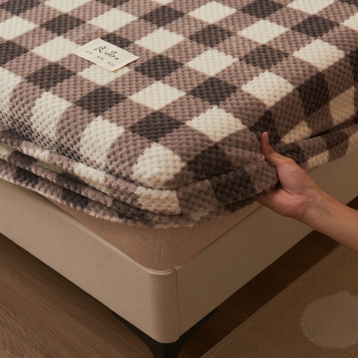 91家纺网 家纺一手货源 找家纺 早晨家纺 2025新款豆豆款高克重牛奶绒菠萝格无印风床笠 豆豆绒-多格咖