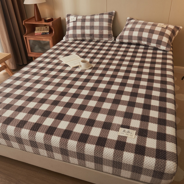 91家纺网 家纺一手货源 找家纺 早晨家纺 2025新款豆豆款高克重牛奶绒菠萝格无印风床笠 豆豆绒-多格咖