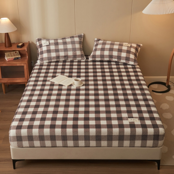 91家纺网 家纺一手货源 找家纺 早晨家纺 2025新款豆豆款高克重牛奶绒菠萝格无印风床笠 豆豆绒-多格咖