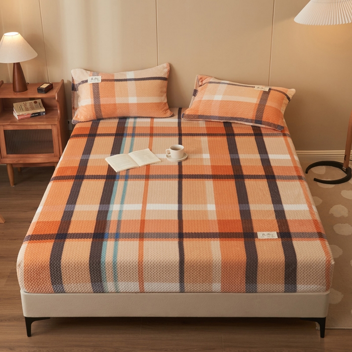 91家纺网 家纺一手货源 找家纺 早晨家纺 2025新款豆豆款高克重牛奶绒菠萝格无印风床笠 豆豆绒-大格橙