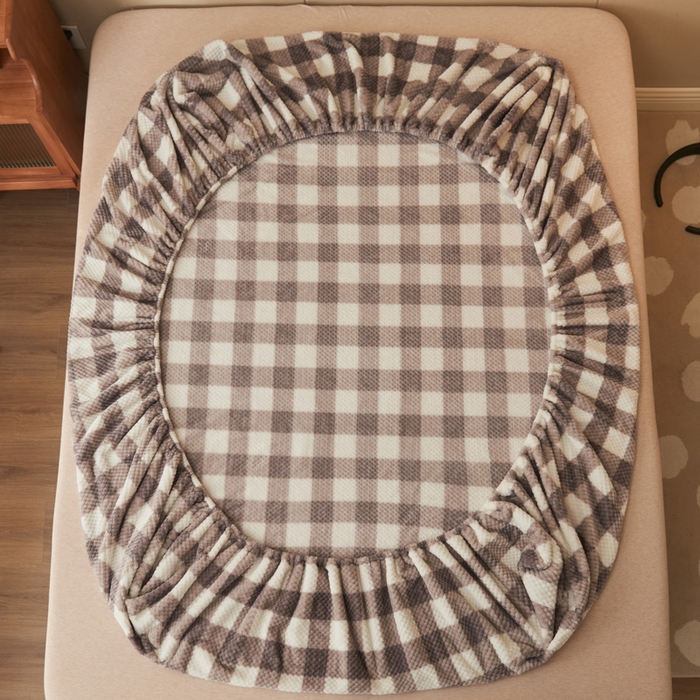 91家纺网 家纺一手货源 找家纺 早晨家纺 2025新款豆豆款高克重牛奶绒菠萝格无印风床笠 豆豆绒-多格咖