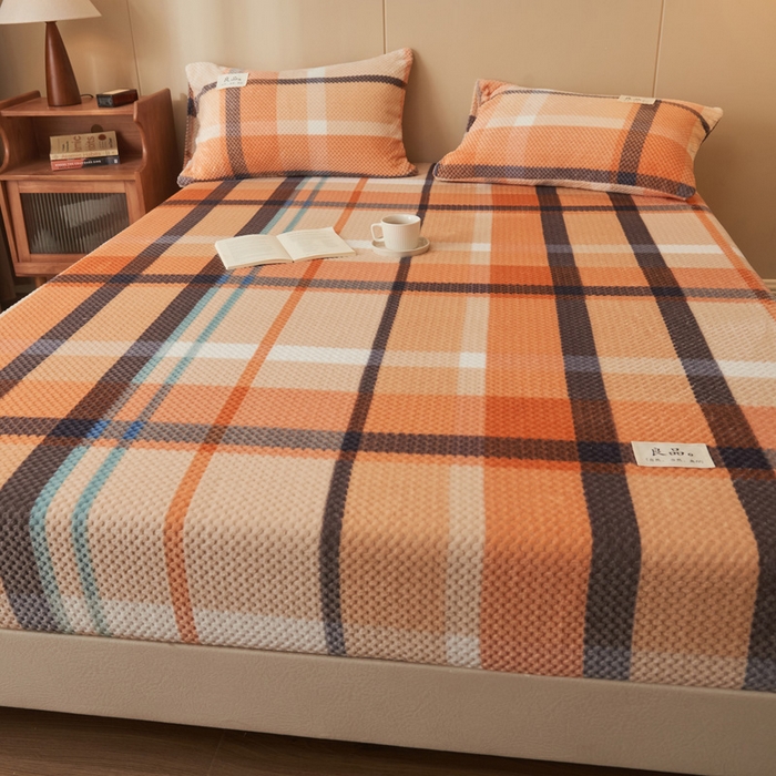 91家纺网 家纺一手货源 找家纺 早晨家纺 2025新款豆豆款高克重牛奶绒菠萝格无印风床笠 豆豆绒-大格橙