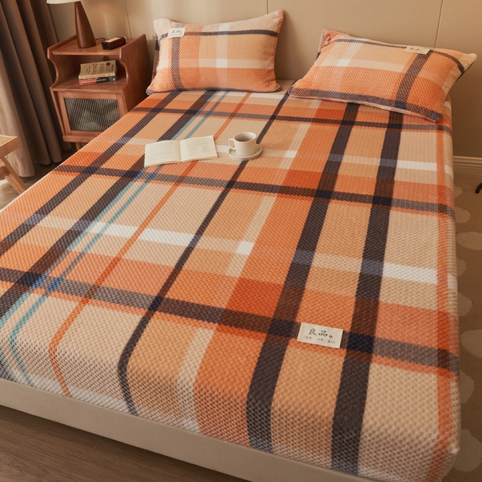 91家纺网 家纺一手货源 找家纺 早晨家纺 2025新款豆豆款高克重牛奶绒菠萝格无印风床笠 豆豆绒-大格橙