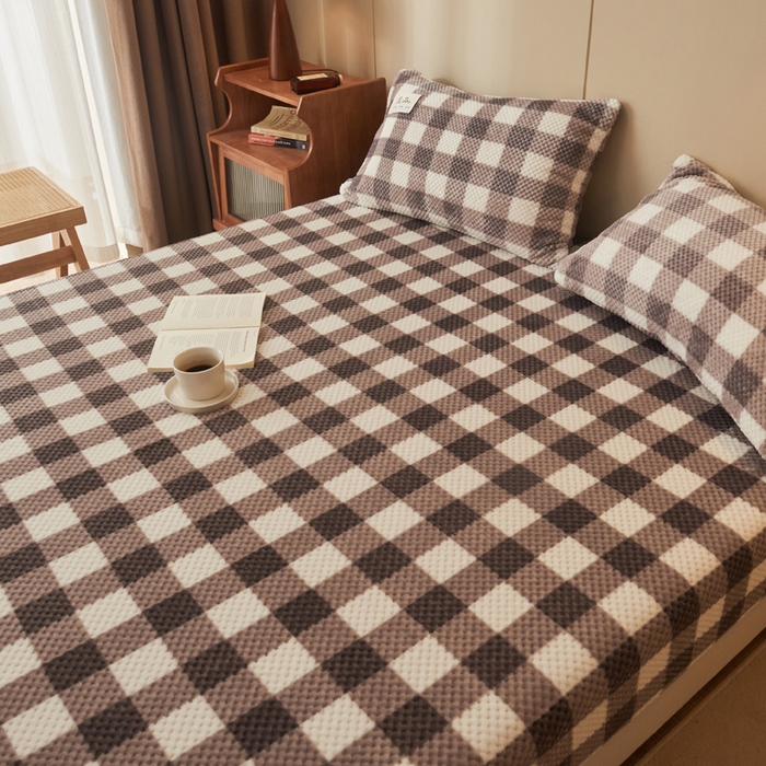 91家纺网 家纺一手货源 找家纺 早晨家纺 2025新款豆豆款高克重牛奶绒菠萝格无印风床笠 豆豆绒-多格咖