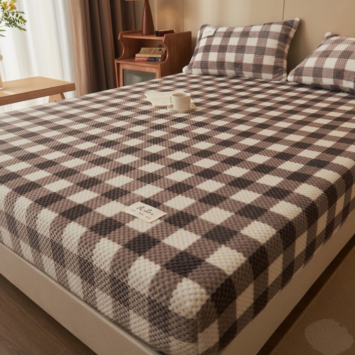 91家纺网 家纺一手货源 找家纺 早晨家纺 2025新款豆豆款高克重牛奶绒菠萝格无印风床笠 豆豆绒-多格咖