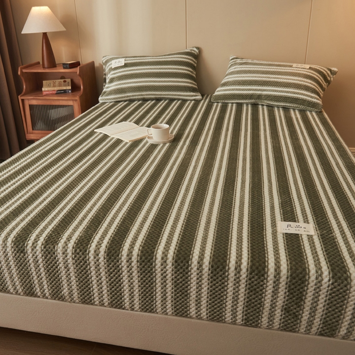 91家纺网 家纺一手货源 找家纺 早晨家纺 2025新款豆豆款高克重牛奶绒菠萝格无印风床笠 豆豆绒-绿条