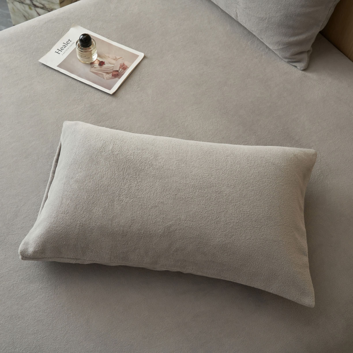 91家纺网 家纺一手货源 找家纺 早晨家纺 2025新款高克重牛奶绒纯色单床笠 牛奶绒-浅灰